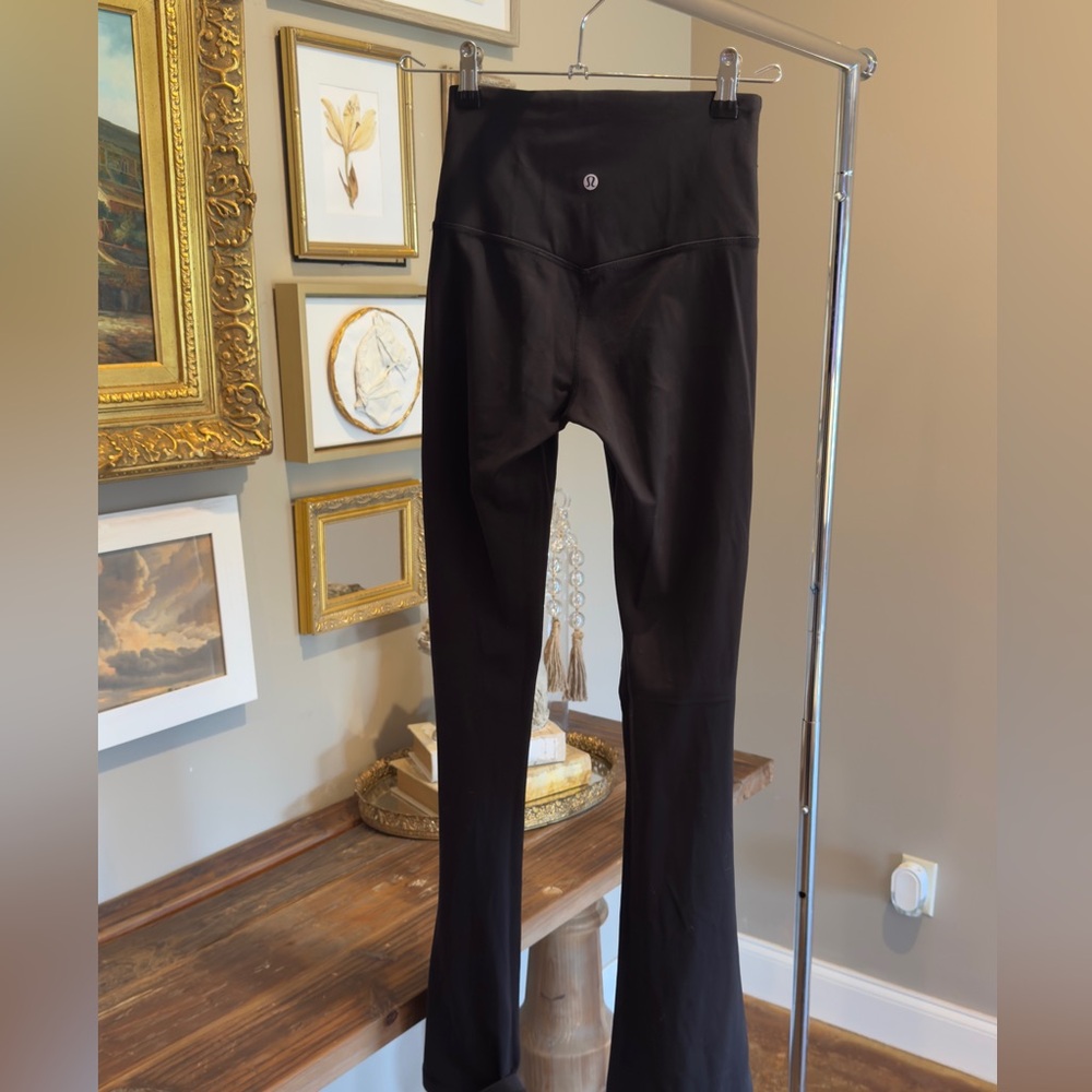 Align High-Rise Mini-Flare
Pant Regular